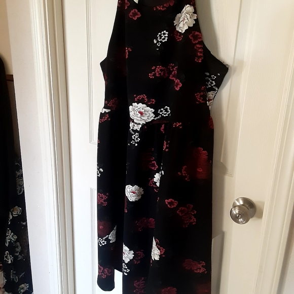 3X and 4X blouses, dresses, and pants. Torrid, Catherine's  and other items - Picture 12 of 16